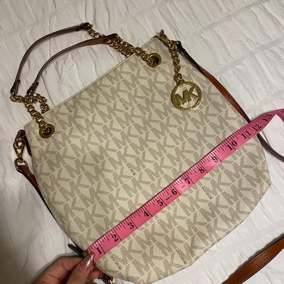 Beau MK 👜 - Picture 7 of 10